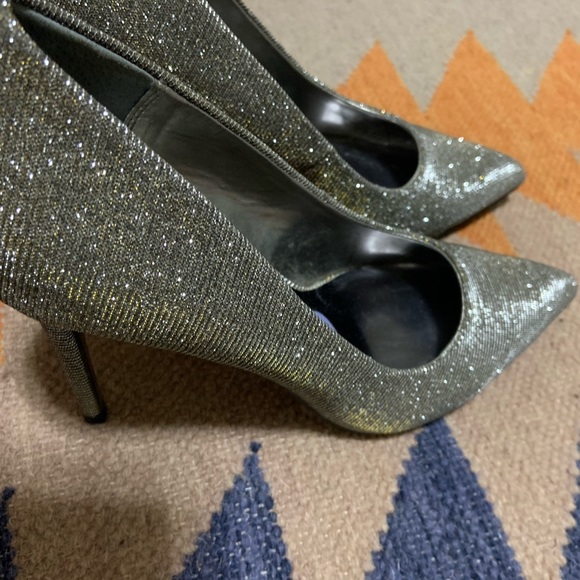New sparkly Carlos Santana pointy toe heels - Picture 2 of 5